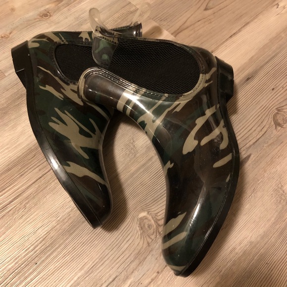 Seven7 rain boots - Picture 3 of 5